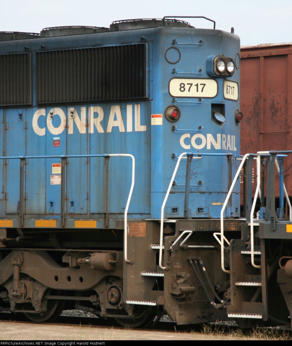 CSX 8717 displays its red (rear) classification lights